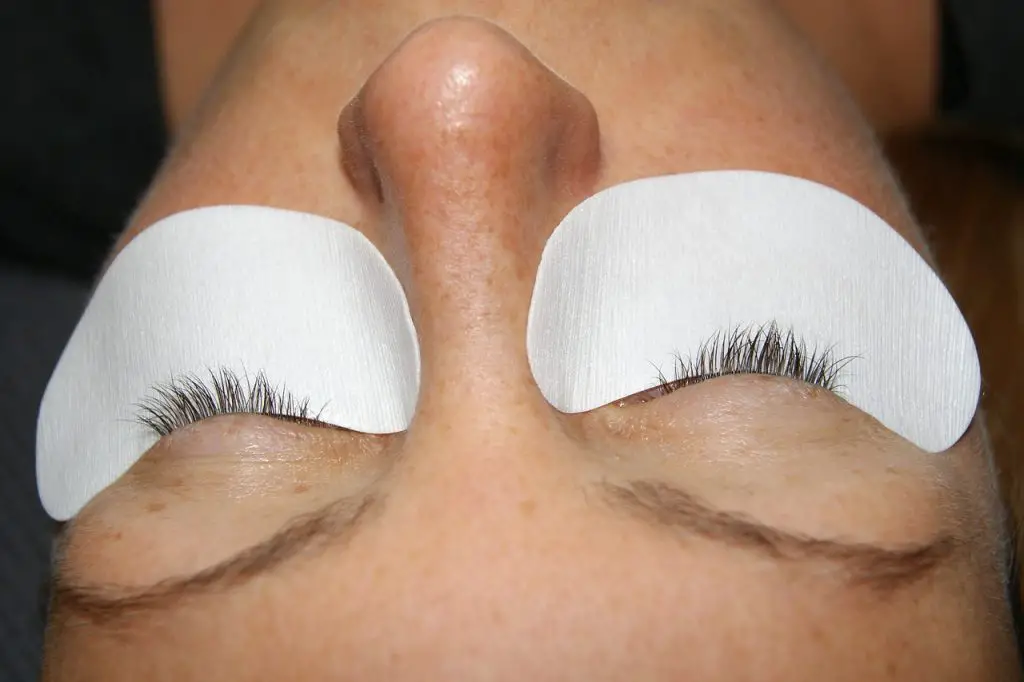 eyelash treatment preparation